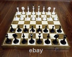 Jeu d'échecs olympique soviétique des années 70 en plastique vintage de l'URSS, antique, gambit russe