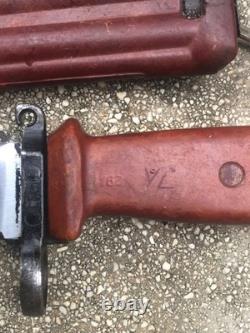 Lame de couteau suspendue en bakélite de la Russie soviétique avec marquage d'Izhevsk