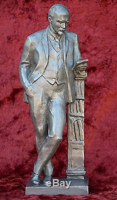 Le Leader Communiste Russe Soviétique Vladimir Lenin Statue De Buste Statue H = 34 CM