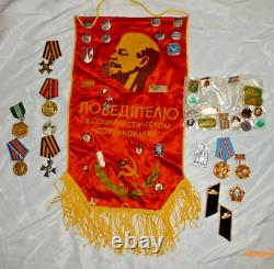 Lot de médailles d'épingles militaires soviétiques russes vintage de l'URSS, nombreuses médailles rares avec drapeaux à épingle.