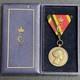 M&eacute;daille Sovi&eacute;tique De L&rsquo;urss Pour La Vaillance Au Travail, Plaqu&eacute;e Or, &eacute;tui D&rsquo;origine, Vintage Russe Aw