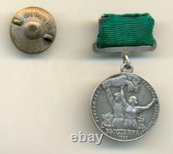 Médaille soviétique en argent VDNH documentée de l’URSS soviétique russe n° 1745