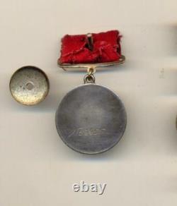 Médaille soviétique russe de l’URSS pour le service de combat n°24517
