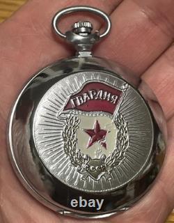Montre de poche MOLNIJA vintage russe soviétique URSS 1941-45 drapeau CCCP Seconde Guerre mondiale