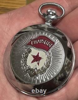 Montre de poche MOLNIJA vintage russe soviétique URSS 1941-45 drapeau CCCP Seconde Guerre mondiale