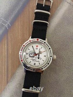 Montre vintage Vostok Yuri Gagarin mécanique russe soviétique de l'URSS des années 20.