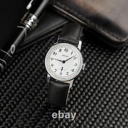 Montre vintage mécanique Pobeda de l'URSS soviétique russe militaire rare avec bracelet neuf du 20e siècle
