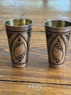 Paire de verres à vodka en argent 875 niello soviétique vintage avec dorure