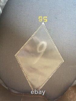 Patches militaires et casquettes de chapeaux d'officiers russes de l'Union soviétique de l'URSS vintage