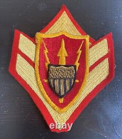 Patches militaires et casquettes de chapeaux d'officiers russes de l'Union soviétique de l'URSS vintage