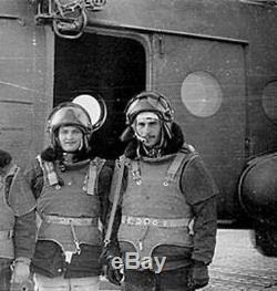 Pilote Aéroporté Des Troupes Aéroportées Russes Soviétiques Devant Le Gilet Pare-balles Gilet Bzh-2