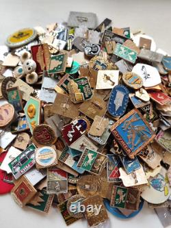 Plus de 350 pièces de COLLECTION LOT INSIGNES Tourisme Sport Politique SOVIÉTIQUES RUSSES