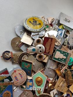 Plus de 350 pièces de COLLECTION LOT INSIGNES Tourisme Sport Politique SOVIÉTIQUES RUSSES