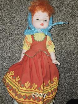 Poupée Russe Vintage aux Yeux Endormis 19 Fabrique de Jouets de Moscou Soviétique URSS