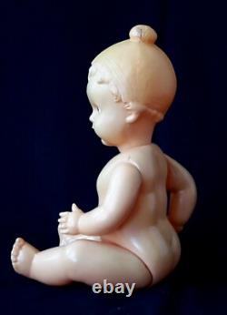 Poupée en celluloïd bébé de l'URSS soviétique des années 1950 avec un chapeau