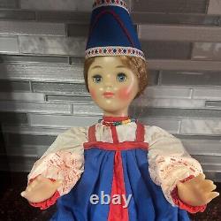 Poupée en plastique russe vintage URSS soviétique collectionnable 21