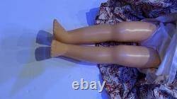 Poupée en plastique vintage de l'URSS soviétique russe, vêtements folkloriques ? Voronezh avec étiquette