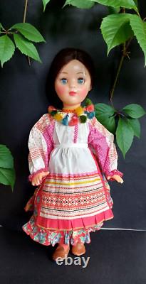 Poupée en plastique vintage de l'URSS soviétique russe, vêtements folkloriques de la province de Voronezh avec étiquette