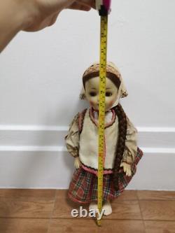 Poupée garçon en plastique vintage URSS russe soviétique en costume folklorique 20 pouces