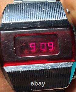 Pulsar Elektronika 1 CCCP URSS Montre-bracelet numérique à LED rouge soviétique russe premier.