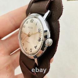 RARE Montre VOSTOK 2209 Vintage de l'URSS Bracelet de montre soviétique russe 18 joyaux ancien