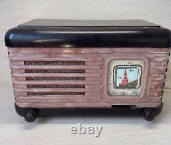 Radio à tube russe MOSKVICH MOSCOU KREMLIN Union soviétique URSS Vintage années 50-60