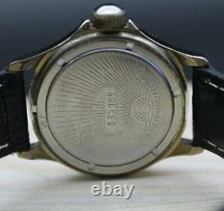Rayons! Urss Petit Wrist Watch Vostok Wostok Russie Mécanique Soviet Vintage
