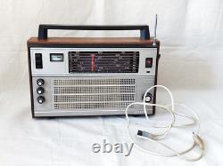 Récepteur de radio à transistor vintage soviétique russe URSS Selena B-216 LW FM UHF