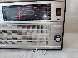 Récepteur de radio à transistor vintage soviétique russe URSS Selena B-216 LW FM UHF