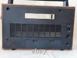 Récepteur de radio à transistor vintage soviétique russe URSS Selena B-216 LW FM UHF