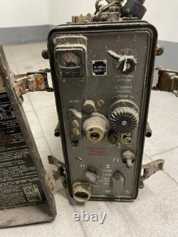 Récepteur émetteur-récepteur militaire UKF R-105M P-105M de l'Armée soviétique russe URSS