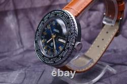 Regardez Raketa Monde zones horaires lunette rotative Noms des villes russe soviétique URSS années 80