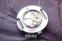 Regardez la montre Raketa Monde zones horaires lunette rotative Noms des villes russe soviétique URSS boîte 4