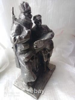 Statue vintage soviétique russe URSS figurine de révolutionnaires en métal