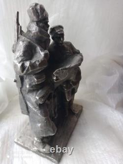 Statue vintage soviétique russe URSS figurine de révolutionnaires en métal