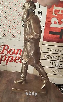 Statuette soviétique vintage du grand écrivain russe Léon Tolstoï sculpture URSS