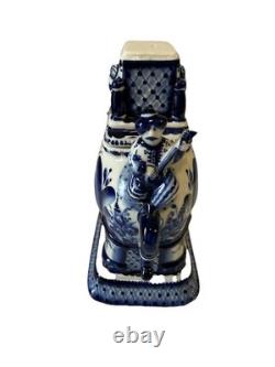 Théière vintage en porcelaine Gzhel soviétique/russe, signée par l’auteure A. R. Borisova, 9,5