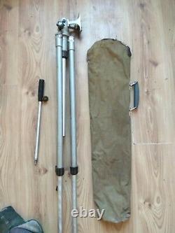Trépied pliable vintage de l'URSS pour l'appareil photo soviétique russe de l'URSS