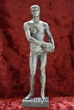 URSS Propagande soviétique russe Sport Volleyball Joueur sculpture statue H=32 cm