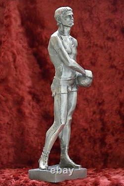 URSS Propagande soviétique russe Sport Volleyball Joueur sculpture statue H=32 cm
