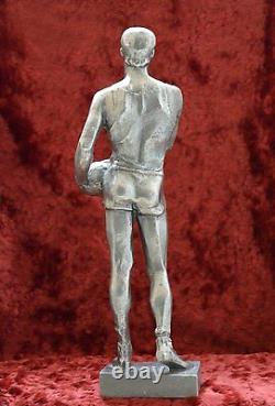 URSS Propagande soviétique russe Sport Volleyball Joueur sculpture statue H=32 cm