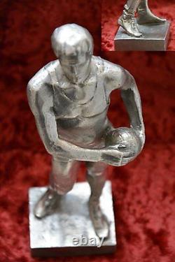URSS Propagande soviétique russe Sport Volleyball Joueur sculpture statue H=32 cm