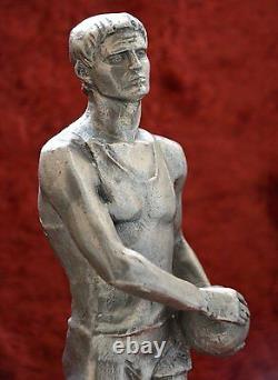 URSS Propagande soviétique russe Sport Volleyball Joueur sculpture statue H=32 cm