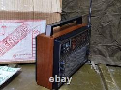 URSS soviétique russe VINTAGE récepteur radio transistor Selena B-216 GO FM UHF