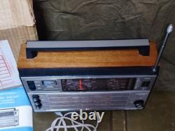 URSS soviétique russe VINTAGE récepteur radio transistor Selena B-216 GO FM UHF