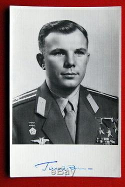 Youri Gagarine Original Autograph 1961 Russe Vostok Soviétique 1er Homme Dans L'espace